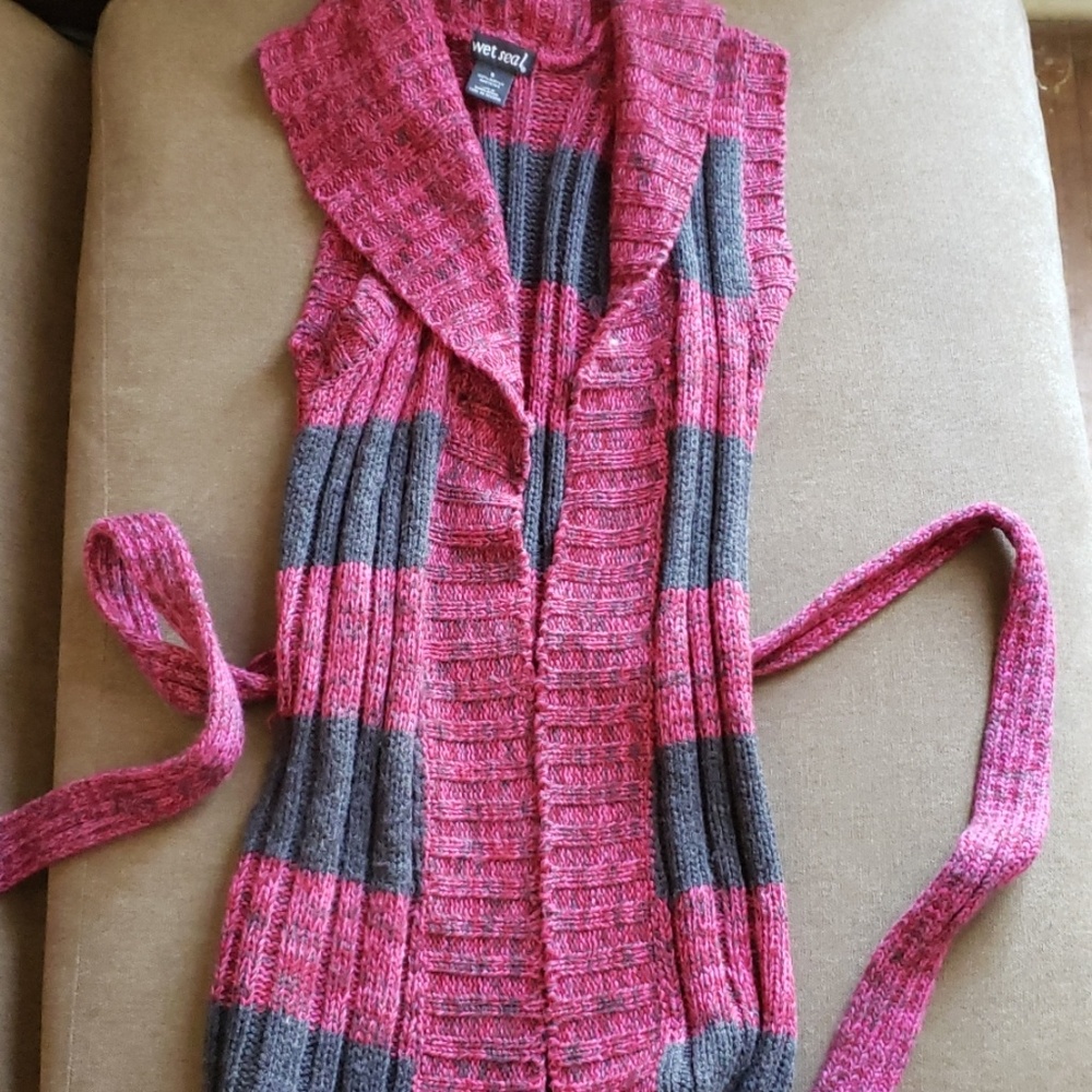Wet Seal Knitted Sleeveless Sweater